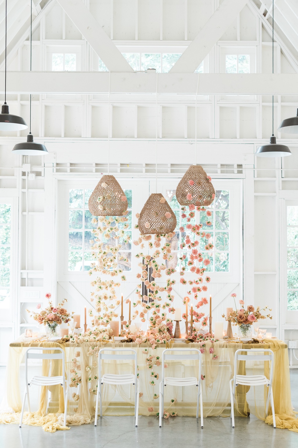 honey colored tablescape with drippy petals